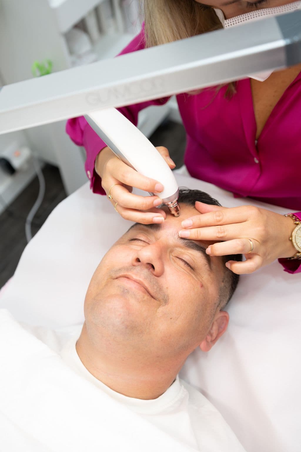 Diseño de cejas según las proporciones del rostro en Vigo